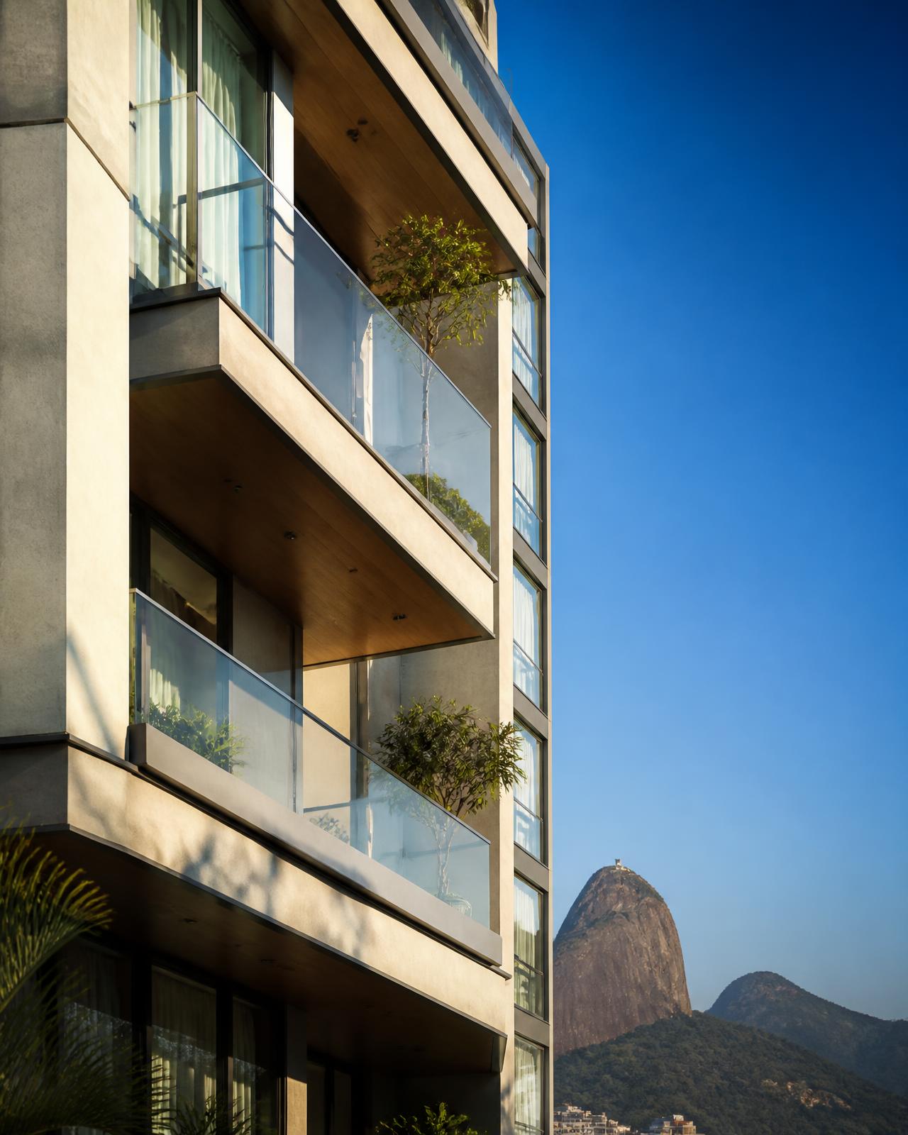 Fachada de edifício residencial contemporâneo em dia claro